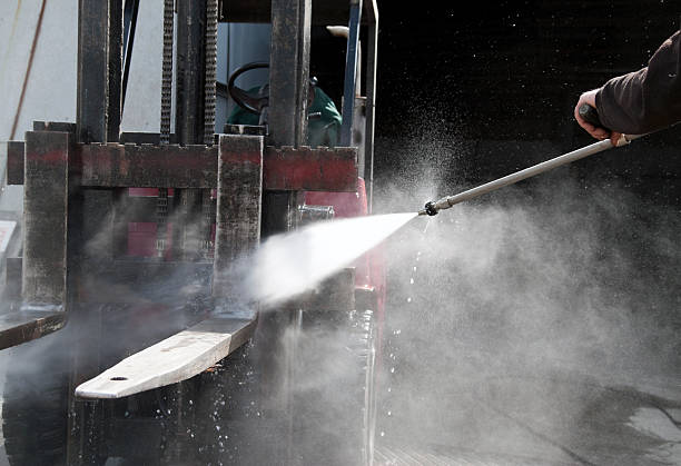 Best Roof Power Washing Services  in Eastpointe, MI